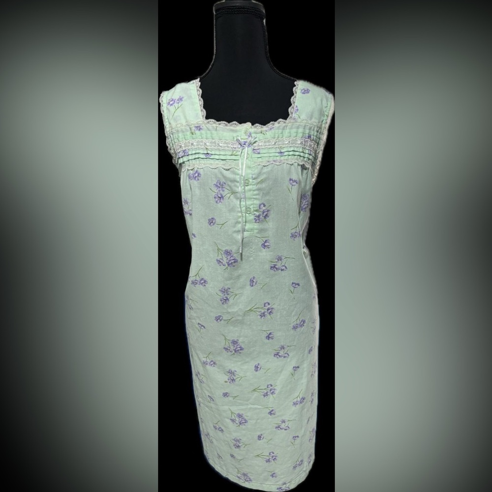 Vintage “Moon Dance” Ethereal Cottagecore Dress
Mint and Lavender Floral